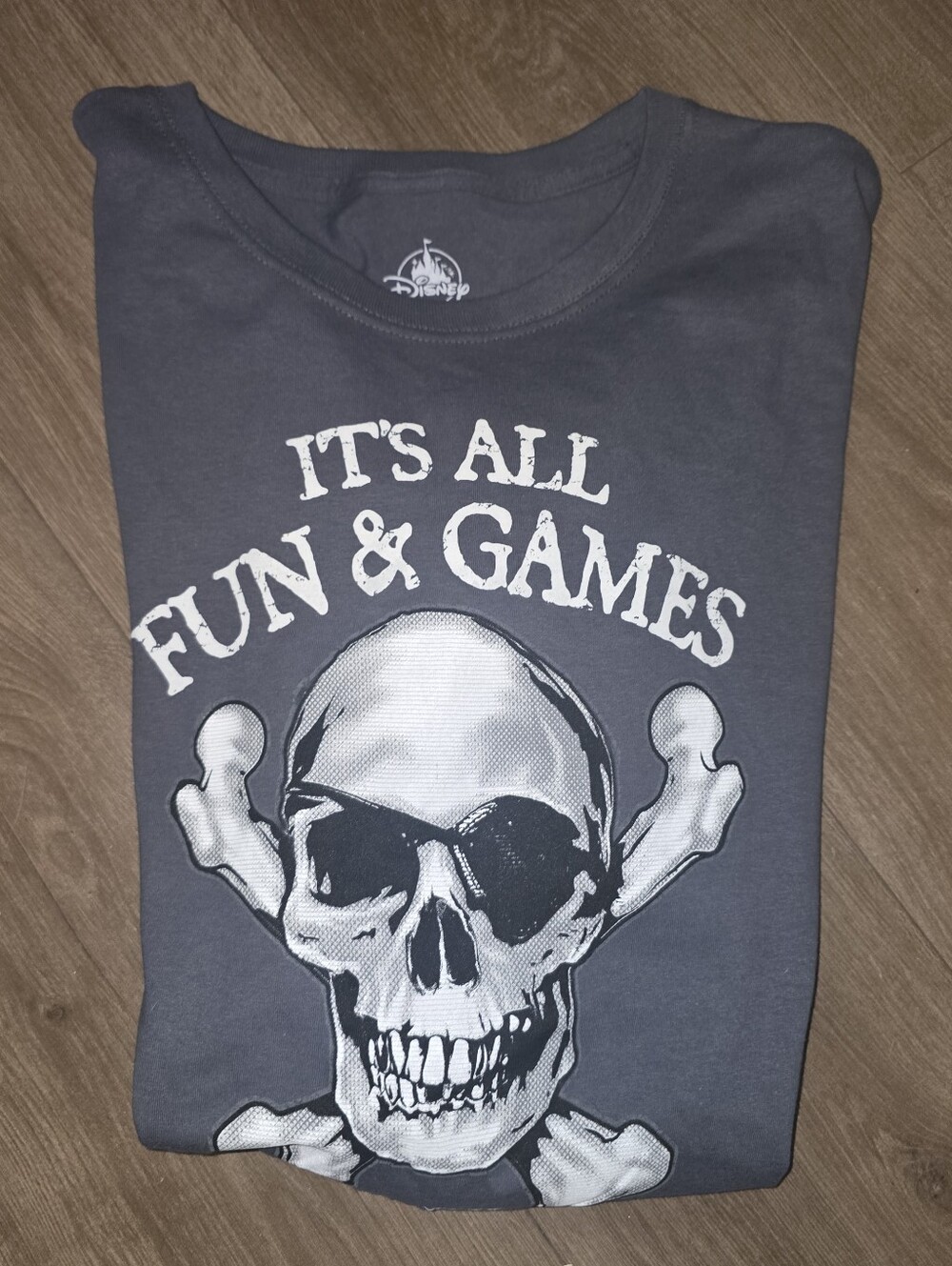 Disney new with tags XL "It's All Fun & Games" Skull & Bones T-Shirt